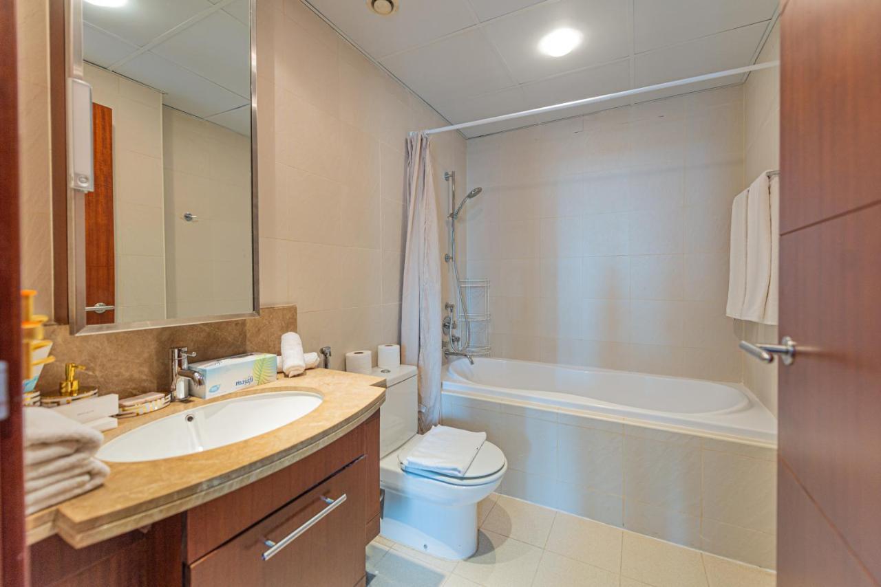 Apartment First Class 1br With Downtown Boulevard View Dubai